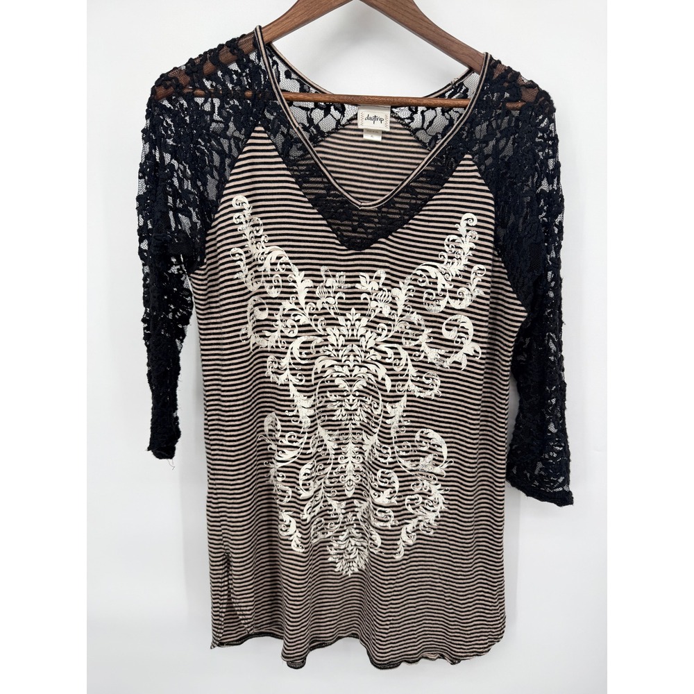 Daytrip Top Women XL Black Tan Good Lace Sleeve Striped Graphic TG9396B